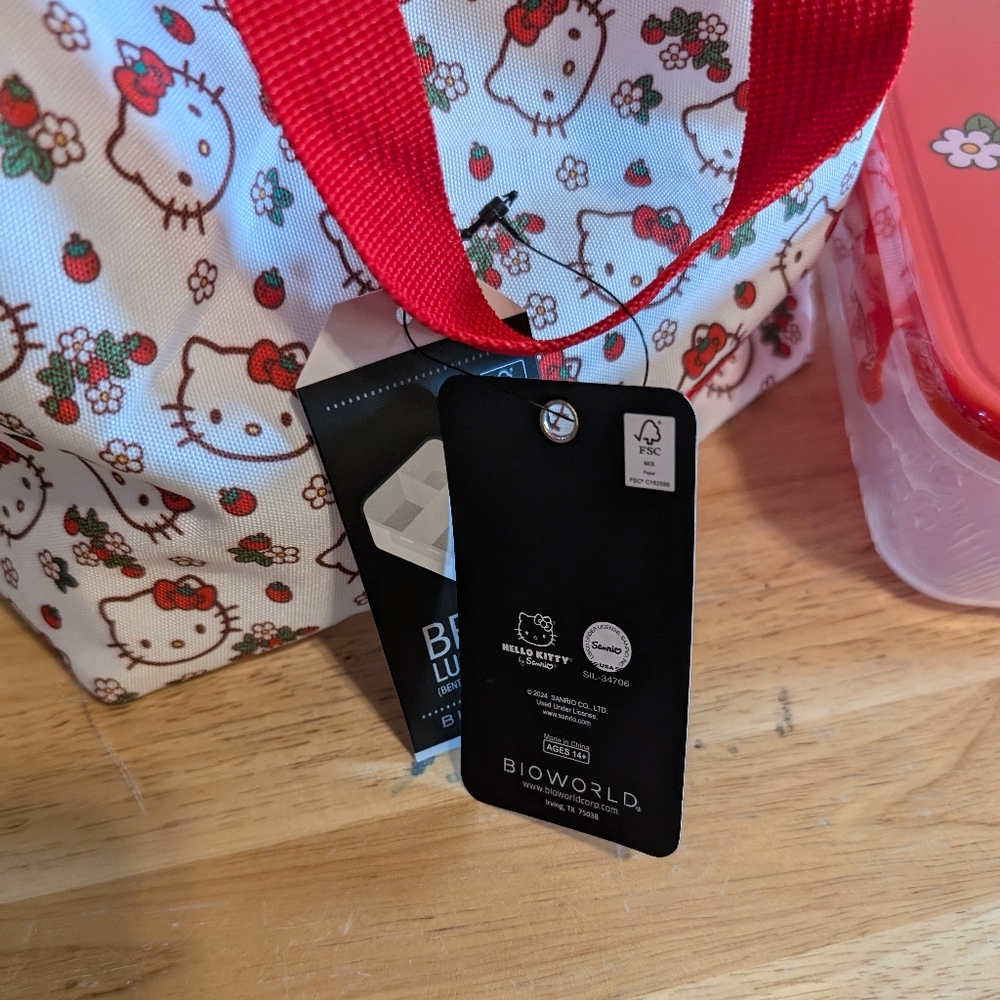 Bioworld Bento Lunch Bag Hello Kitty - Picture 2 of 5